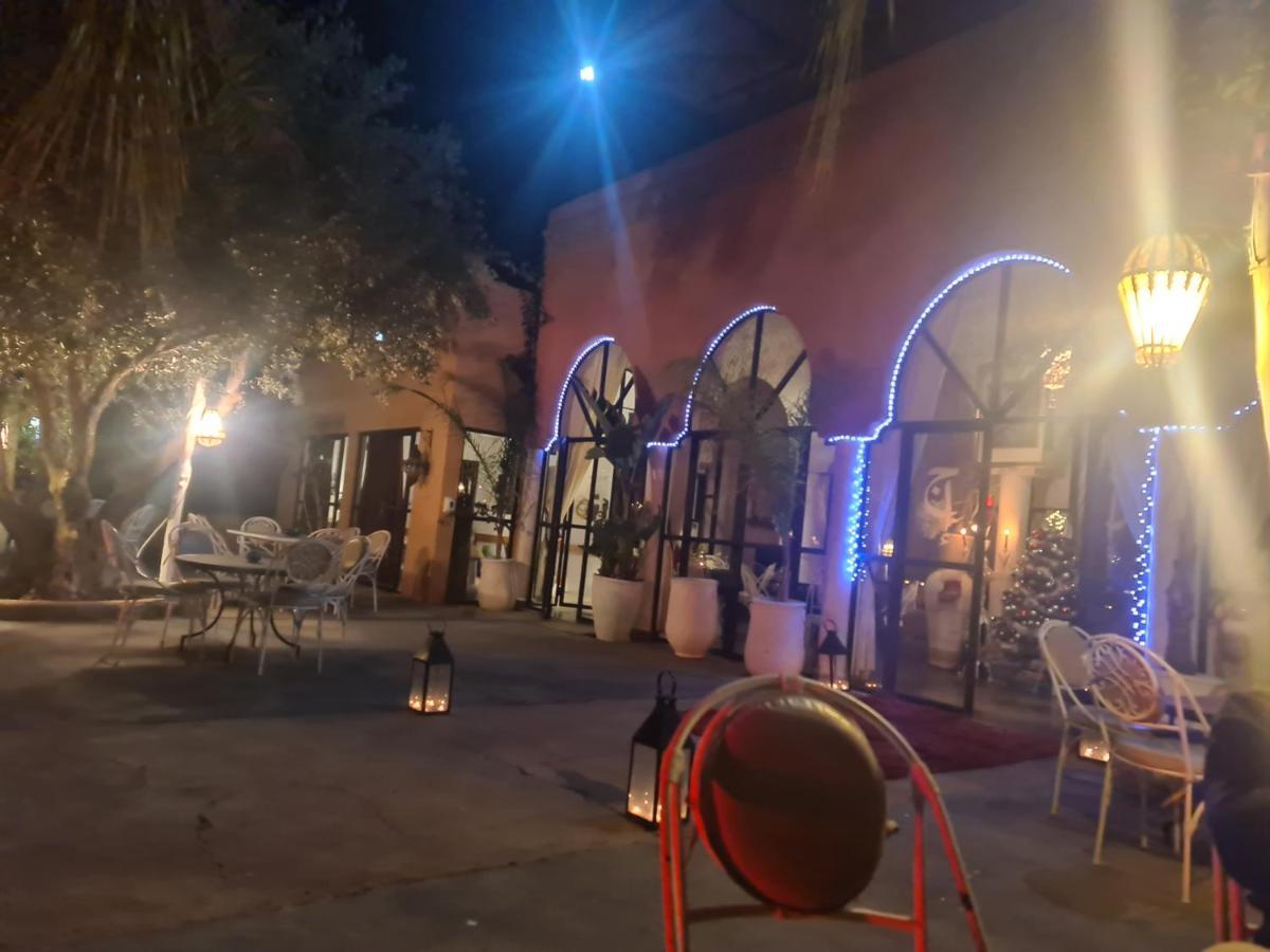 ホテル Les Jardins D Isis マラケシュ エクステリア 写真
