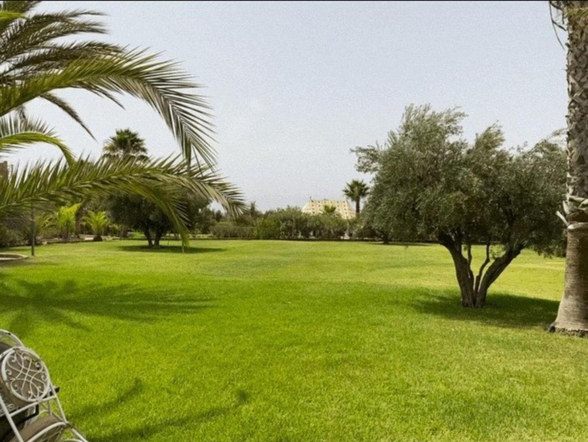 ホテル Les Jardins D Isis マラケシュ エクステリア 写真